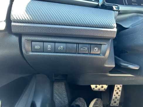 Used 2025 Toyota Camry SE image 20