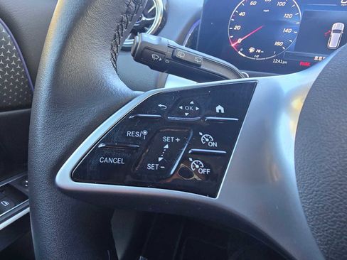 Used 2025 Mercedes-Benz GLB 250 GLB 250 image 34