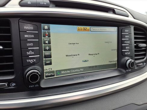 Used 2017 Kia Sorento SX image 31