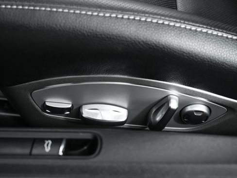 Used 2025 Porsche 718 Cayman RWD image 91