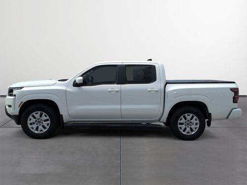 Used 2022 Nissan Frontier SV RWD image 3