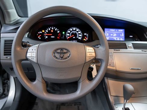 Used 2005 Toyota Avalon XL image 24