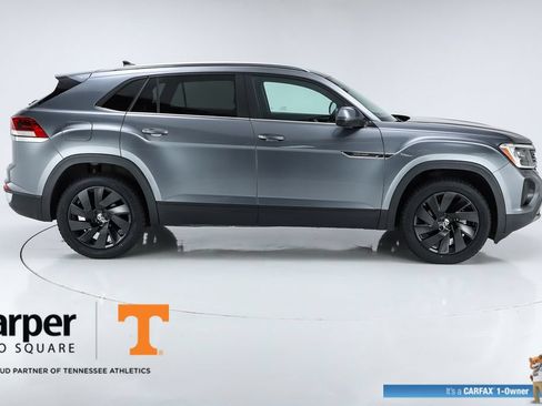 Used 2024 Volkswagen Atlas Cross Sport SE w/ Panoramic Sunroof Package FWD image 10