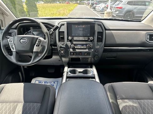 Used 2024 Nissan Titan SV w/ SV Convenience Package RWD image 28