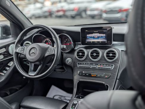 Used 2018 Mercedes-Benz GLC 300 4MATIC image 16