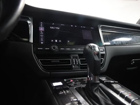 Used 2020 Porsche Macan AWD/4WD image 27