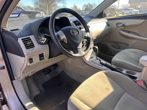 Used 2011 Toyota Corolla LE image 17