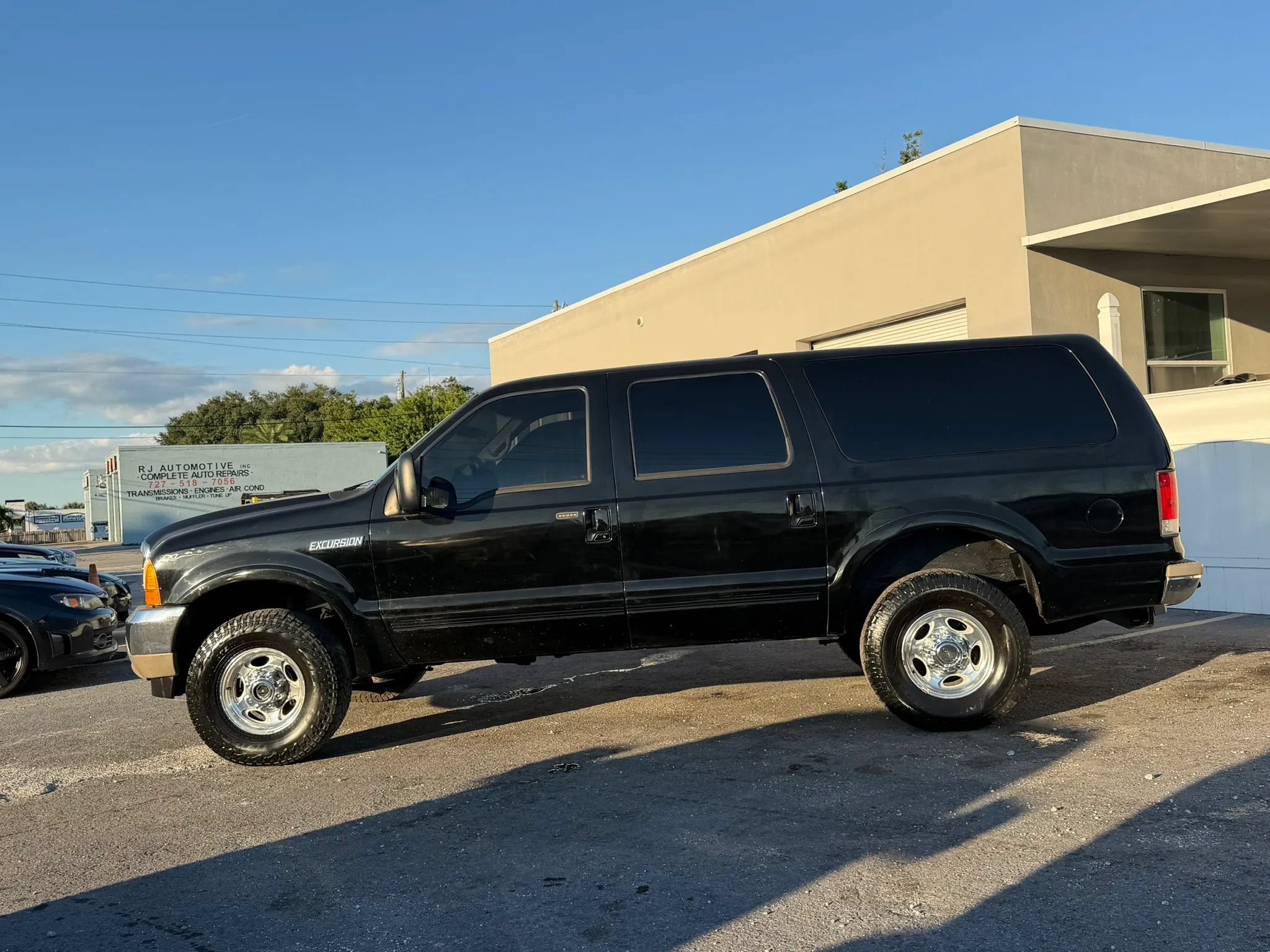 Used 2000 Ford Excursion Limited AWD/4WD image 5