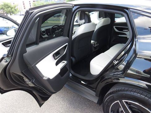 Used 2024 Mercedes-Benz GLC 300 4MATIC image 21