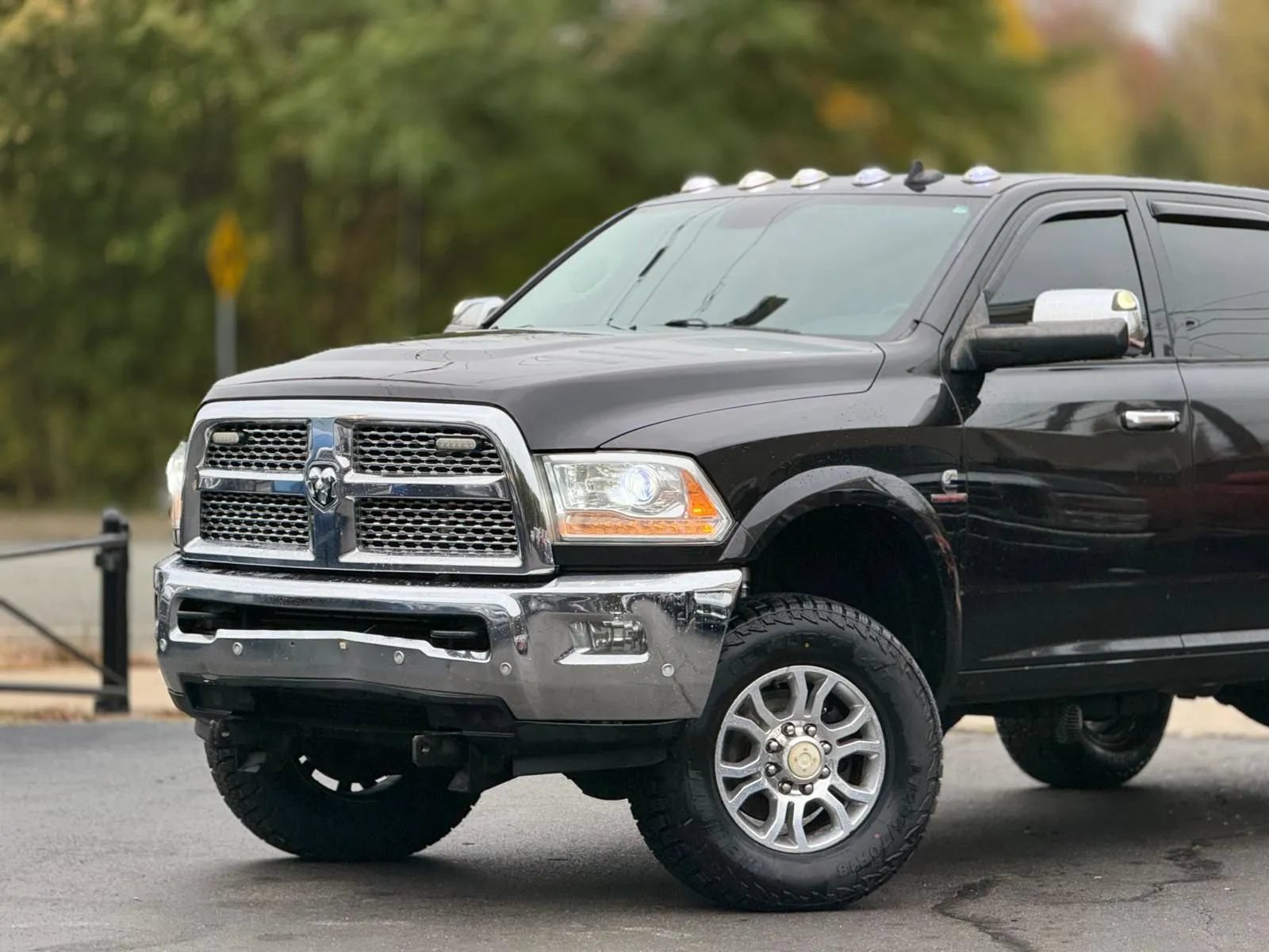 Used 2016 RAM 2500 Laramie w/ Convenience Group AWD/4WD image 2