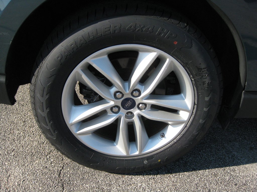 Used 2016 Ford Edge SEL w/ Equipment Group 201A FWD image 10