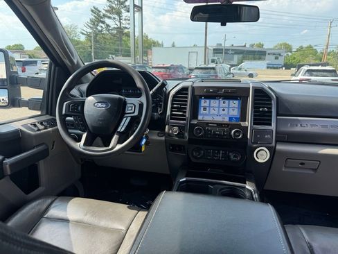 Used 2019 Ford F350 XLT w/ XLT Premium Package AWD/4WD image 12