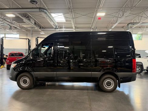 Used 2025 Mercedes-Benz Sprinter 2500 image 10