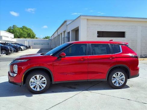 New 2026 Mitsubishi Outlander ES FWD image 2