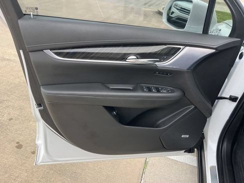 Used 2020 Cadillac XT6 Premium Luxury FWD image 13