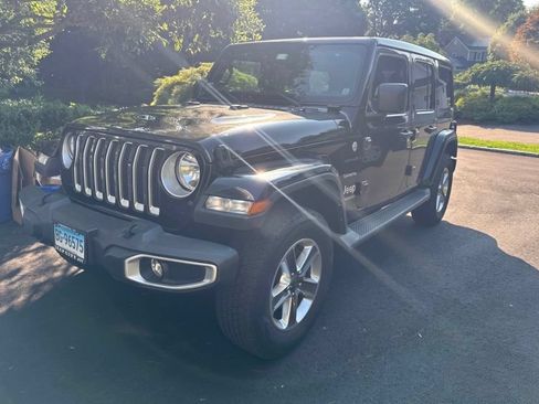 Used 2022 Jeep Wrangler Unlimited Sahara w/ Cold Weather Group AWD/4WD image 2