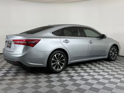 Used 2016 Toyota Avalon XLE Premium image 8