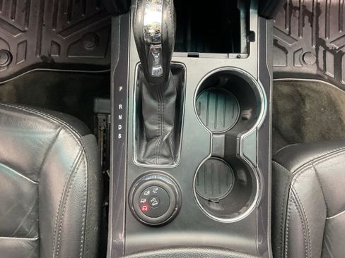 Used 2017 Ford Explorer XLT w/ Equipment Group 202A image 24