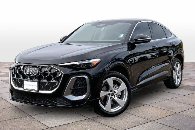 Used 2025 Audi Q5 Premium Plus AWD/4WD image 1