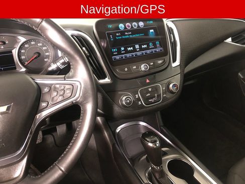 Used 2016 Chevrolet Malibu LT FWD image 3