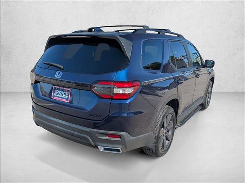 Used 2023 Honda Pilot Sport image 5