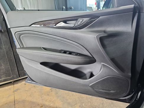 Used 2018 Buick Regal Preferred w/ Driver Confidence Package #1 image 25