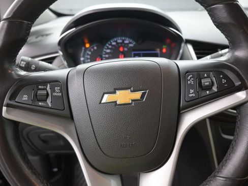 Used 2020 Chevrolet Trax LT w/ LT Convenience Package AWD/4WD image 20