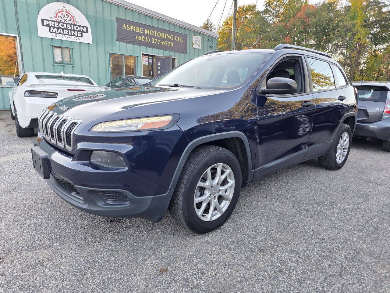 Used 2015 Jeep Cherokee Sport w/ Cold Weather Group AWD/4WD image 4