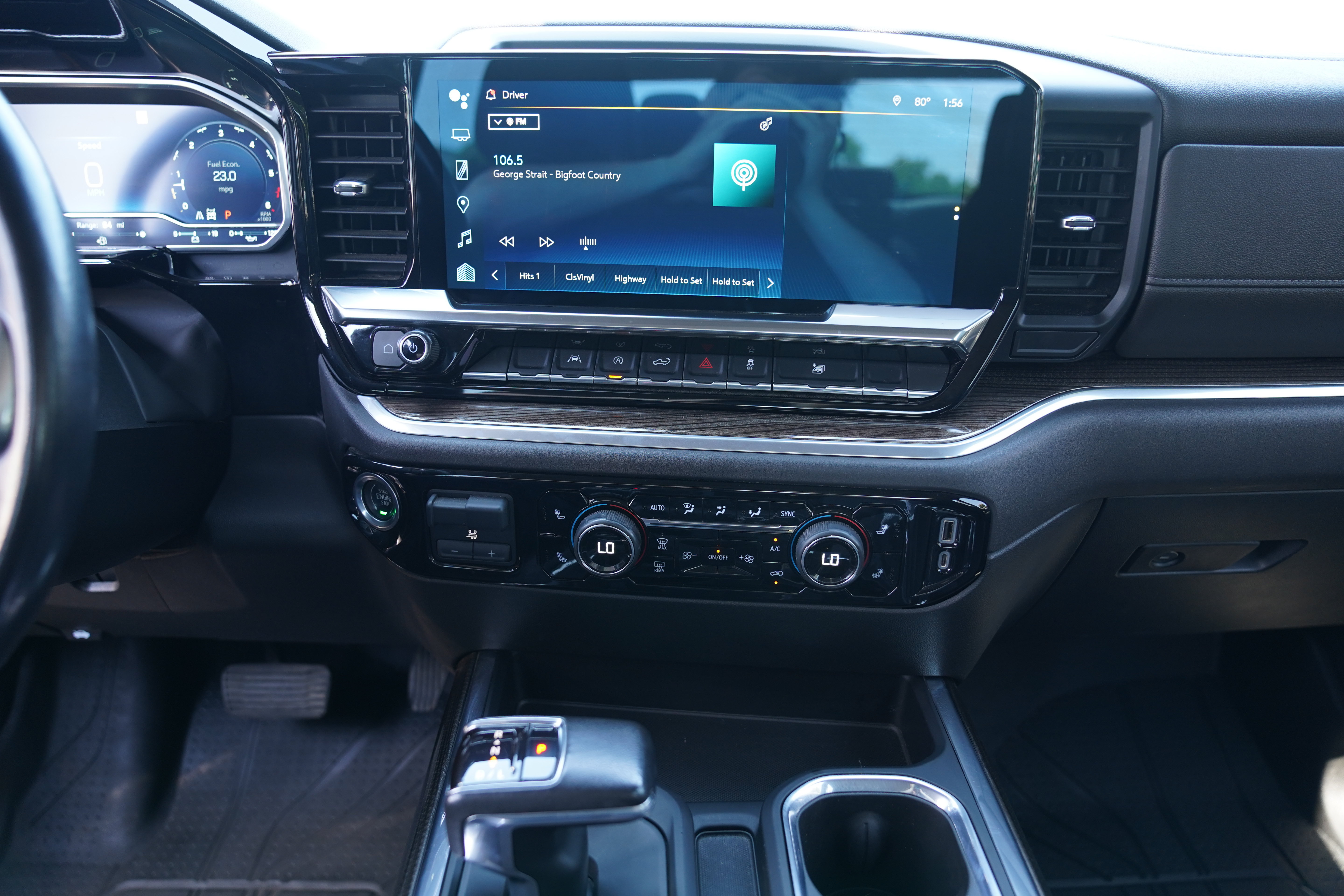 Used 2022 Chevrolet Silverado 1500 RST AWD/4WD image 21