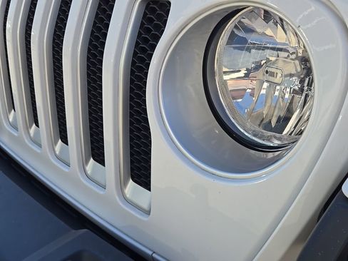 Used 2020 Jeep Wrangler Unlimited Sahara w/ Safety Group AWD/4WD image 5