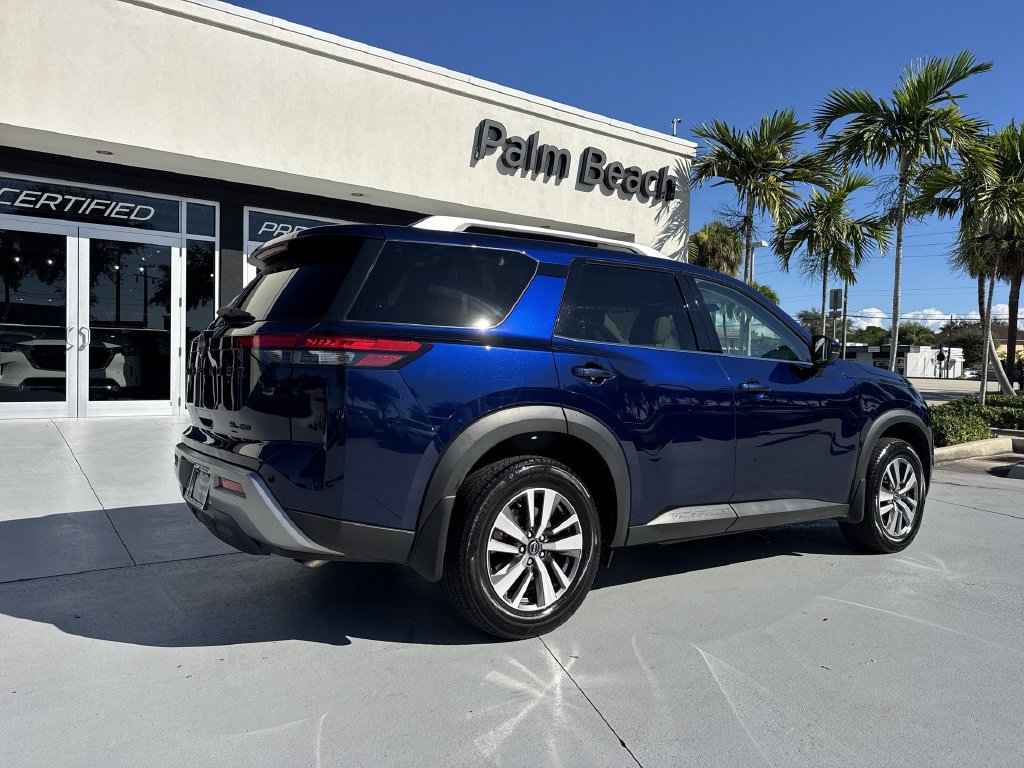 Used 2022 Nissan Pathfinder SL w/ SL Black Package AWD/4WD image 24