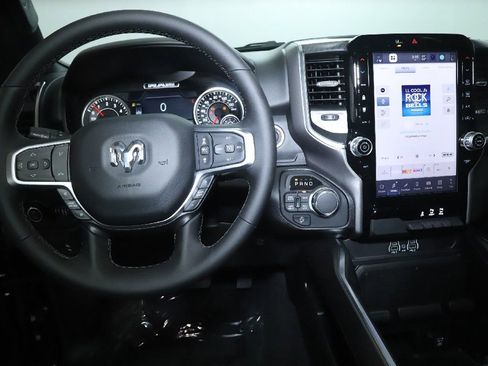 Used 2025 RAM 1500 Big Horn AWD/4WD image 30