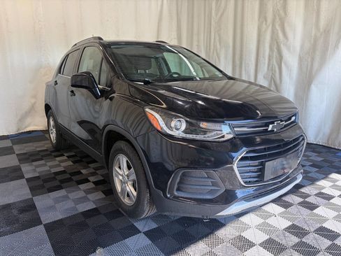 Used 2019 Chevrolet Trax LT FWD image 3