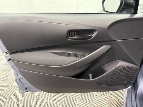 Used 2025 Toyota Corolla LE FWD image 9