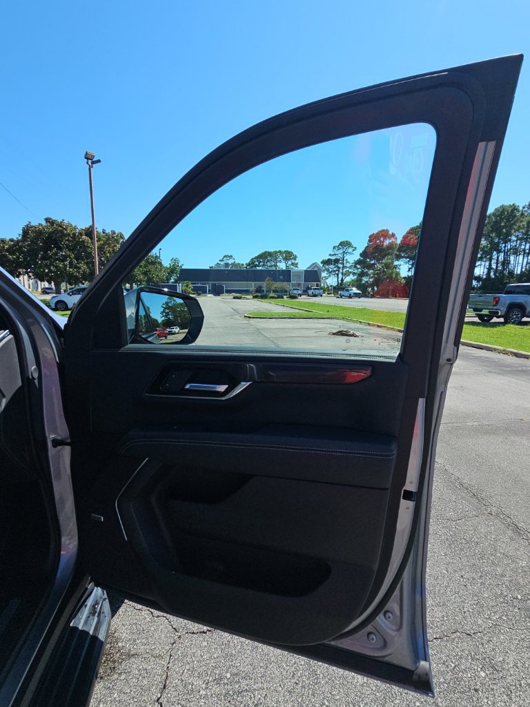Used 2025 GMC Yukon XL Elevation AWD/4WD image 23