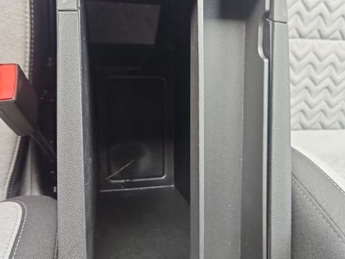 Used 2023 Chevrolet Equinox LT FWD image 26