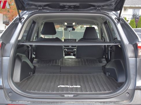 Used 2022 Toyota RAV4 LE image 25