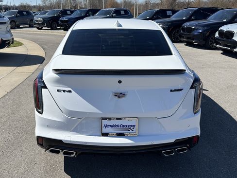 Used 2025 Cadillac CT4 V RWD image 9