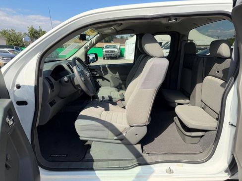 Used 2019 Nissan Frontier S image 16