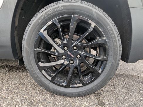 Used 2023 GMC Terrain SLE w/ Elevation Edition AWD/4WD image 11