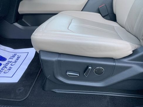 Used 2024 Ford Expedition Limited image 27