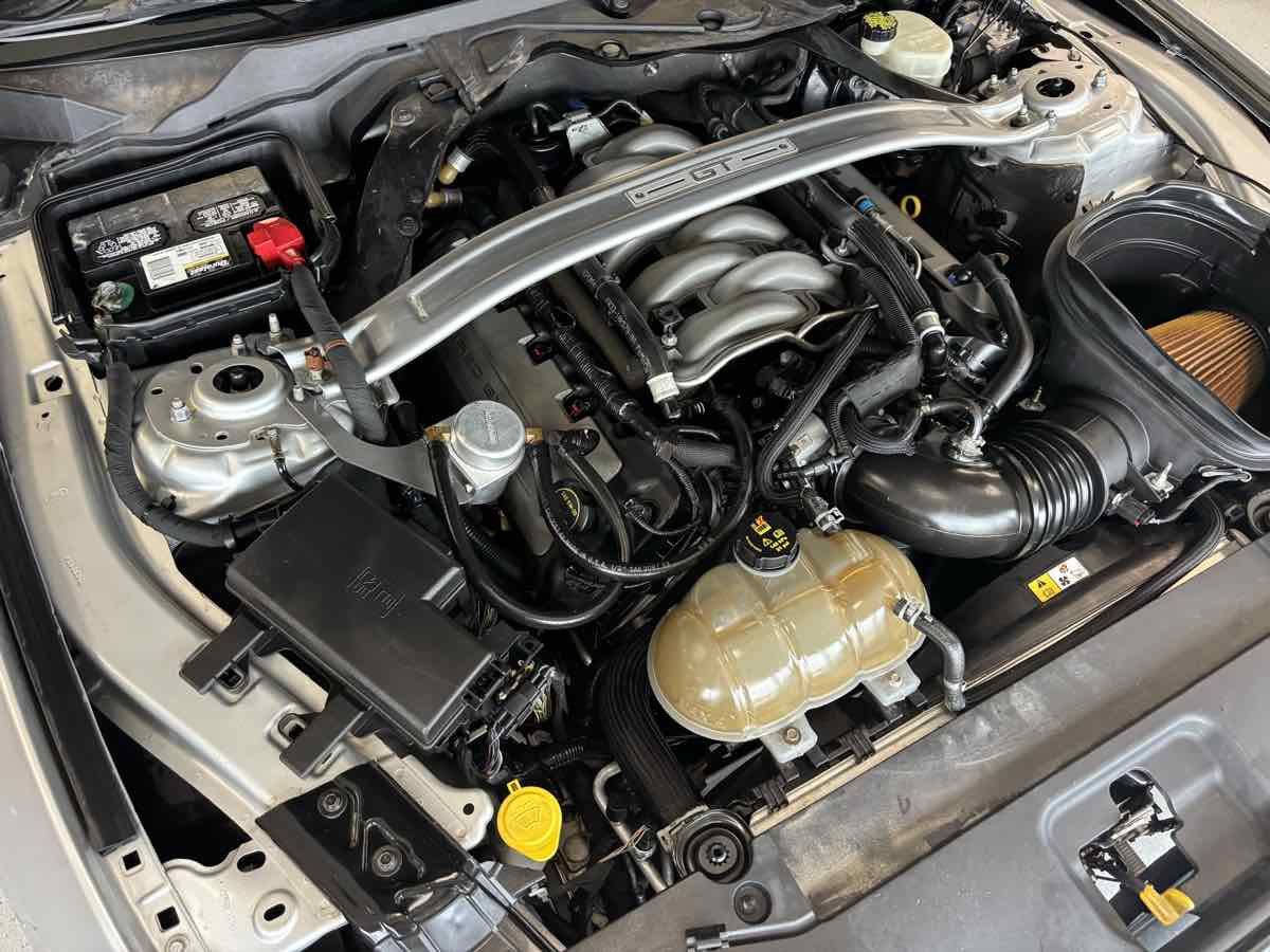 Used 2015 Ford Mustang GT Premium RWD image 37