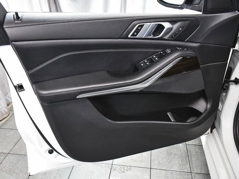 Used 2020 BMW X5 xDrive40i w/ M Sport Package AWD/4WD image 9