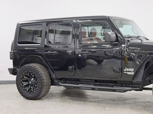 Used 2019 Jeep Wrangler Unlimited Sport S image 3