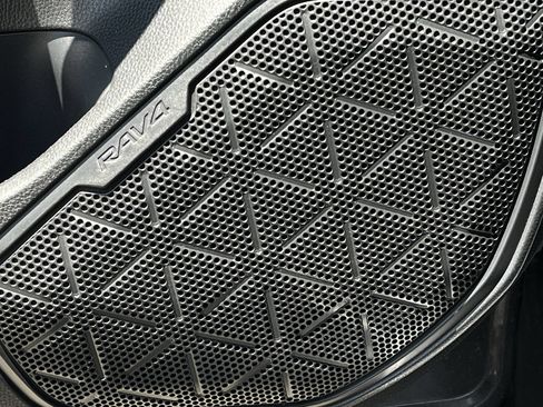 Used 2021 Toyota RAV4 LE w/ Carpet Mat Package (TMS) FWD image 21