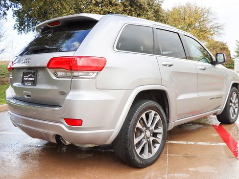 Used 2017 Jeep Grand Cherokee Overland image 7