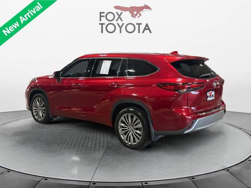 Used 2021 Toyota Highlander Platinum AWD/4WD image 4
