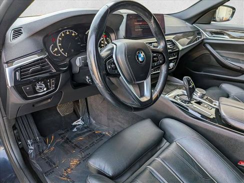 Used 2018 BMW 530e w/ Premium Package 2 RWD image 10