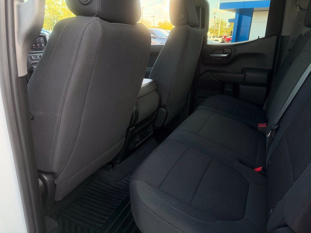 Used 2022 Chevrolet Silverado 1500 Custom w/ Safety Confidence Package AWD/4WD image 15
