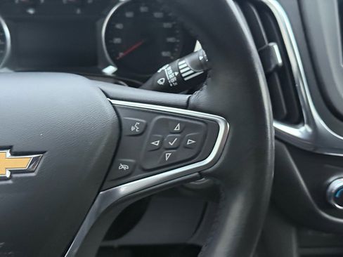 Used 2022 Chevrolet Equinox LT w/ Driver Convenience Package image 16